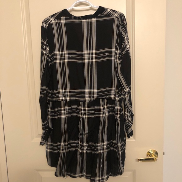 Black + white with silver thread tunic top - Picture 3 of 3